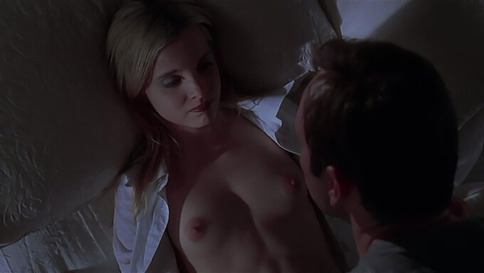 Mena Suvari In An Amazing American Beauty Movie