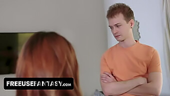 Voyeuristická Kurva Si Nechá Lízať A Šukať Svoju Zadnicu Každým, Kto Je Ochotný Za To Zaplatiť