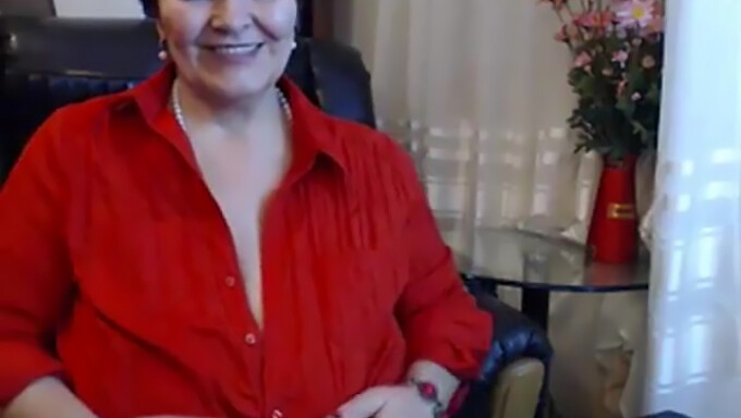 Solo Granny Webcam Show With Bbw Performer