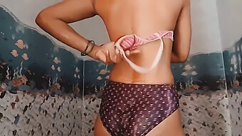 Show Solo De Banho E Lingerie Da Dona De Casa Asiática Mamta Bhabhi