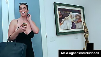 Alison Tyler, Seorang Wanita Berambut Coklat Dengan Payudara Besar Alami, Menikmati Pertemuan Yang Dalam Dan Memuaskan Dengan Pasangan Yang Berpenis Besar!