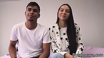 Pareja Morena En Casting: Los Pezones De Chocolate De Valerin A La Vista