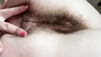 Hairy Japanese Babe Gets Massaged And Squirts