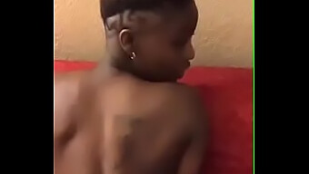 Uma Garota Negra Experimenta Sexo Anal Depois De Pedir Por Ele.