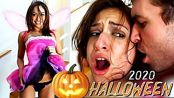 A Noite Selvagem De Halloween De Sara Luvv Com James Deen - Com O Rosto Fodido E Coberto De Porra