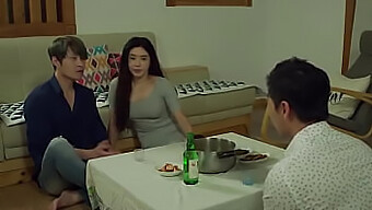 Un Film Erotic Pentru Adulți Cu O Invitație La O Întâlnire Senzuală